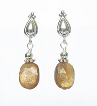 Load image into Gallery viewer, Golden Moonstone & Pearl Amulet Necklace