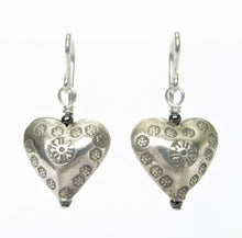 Load image into Gallery viewer, Tigereye Five Bali Silver Heart Necklace
